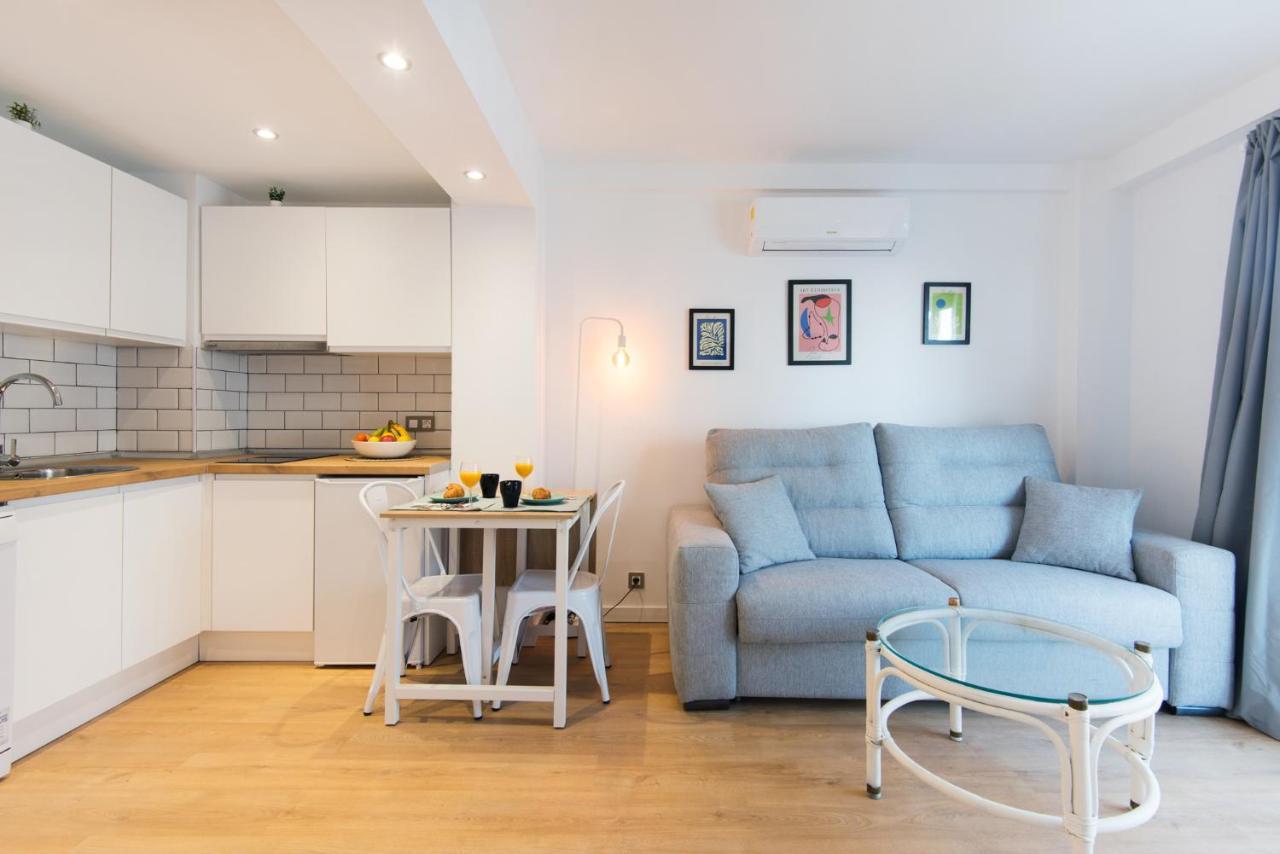 Aloha Puerto Private Apartment 1St Line Carihuela Beach Torremolinos Extérieur photo