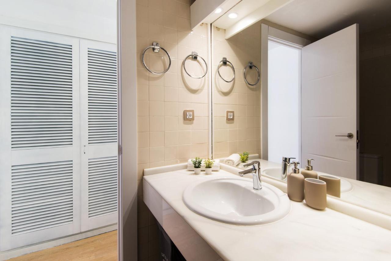 Aloha Puerto Private Apartment 1St Line Carihuela Beach Torremolinos Extérieur photo