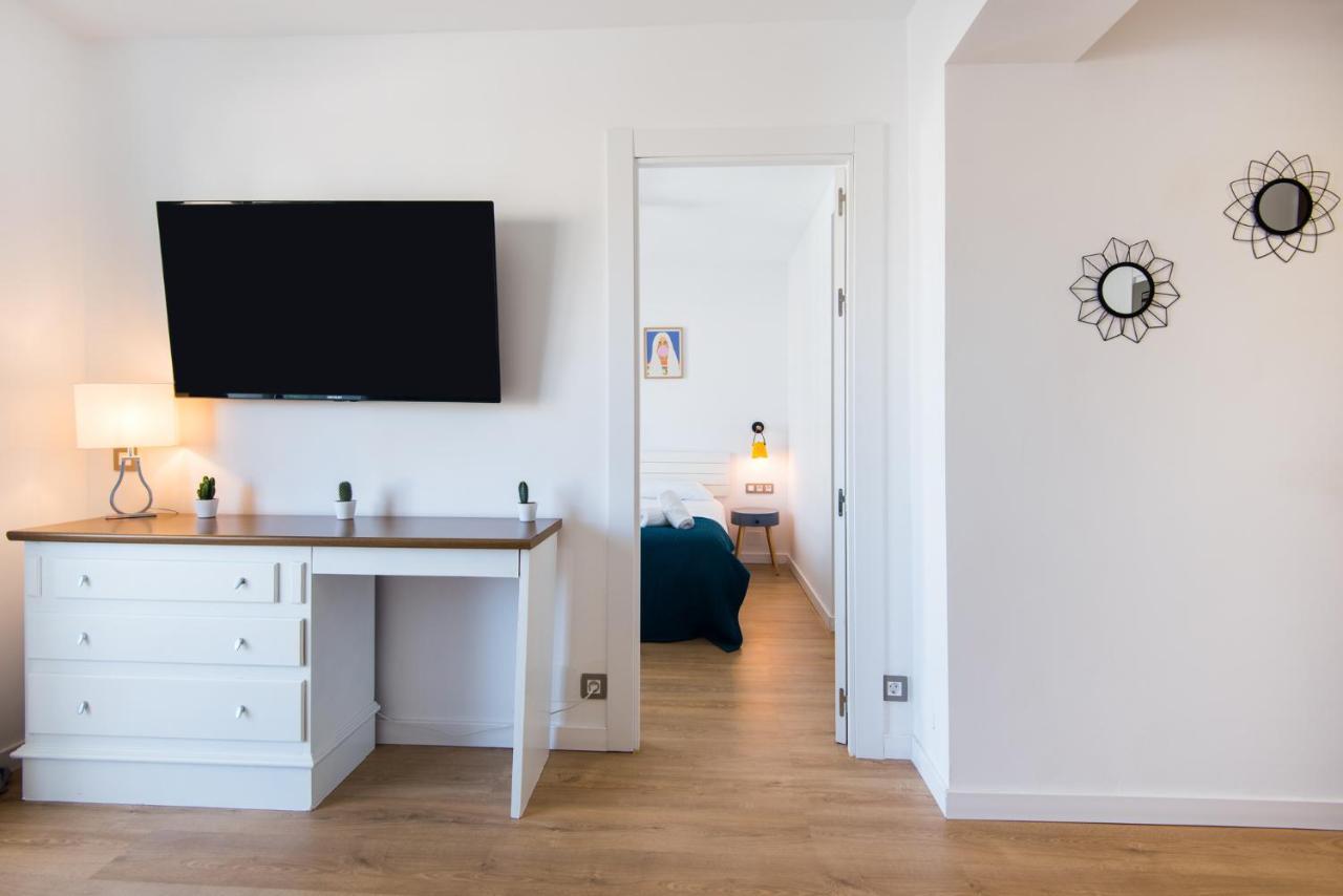 Aloha Puerto Private Apartment 1St Line Carihuela Beach Torremolinos Extérieur photo