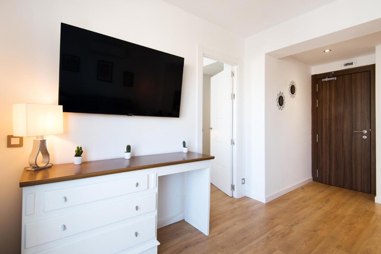 Aloha Puerto Private Apartment 1St Line Carihuela Beach Torremolinos Extérieur photo